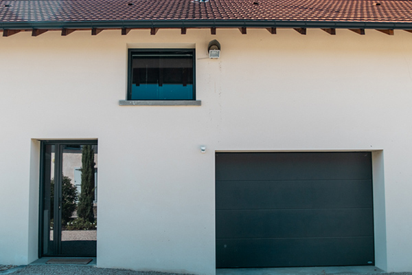 porte-garage-maison-contemporaine